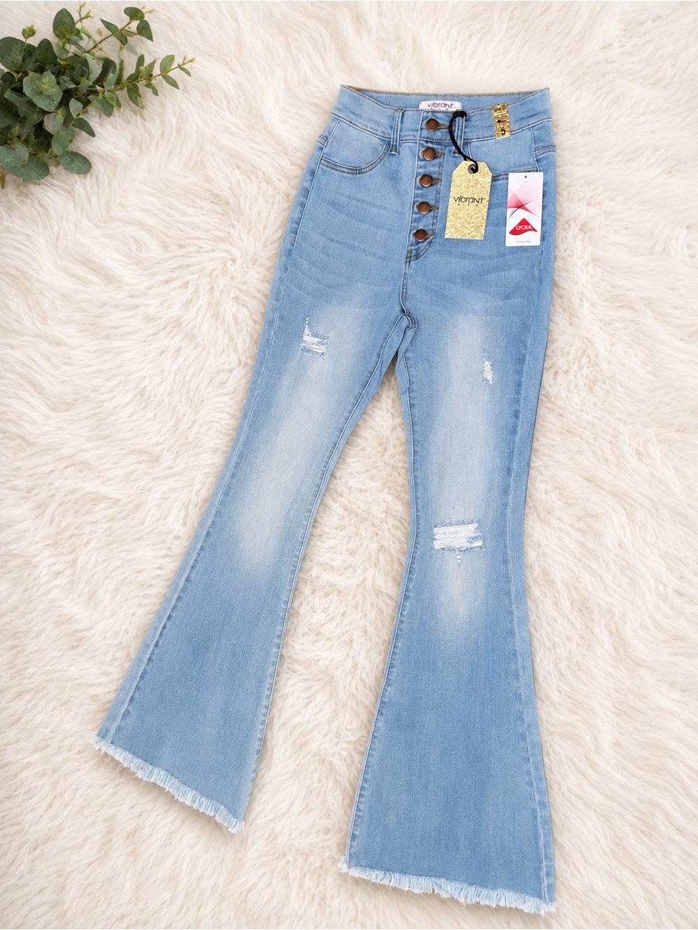 New Vibrant  Women’s High Rise Flare Jeans Size 5 Light Wash Distressed Raw Hem